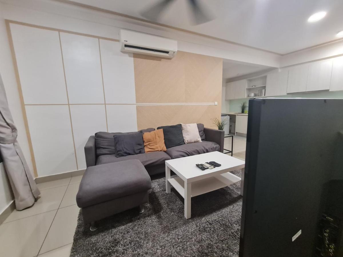 Lovely 3-Bedroom Serviced Apartment @ Cyberjaya Exterior foto